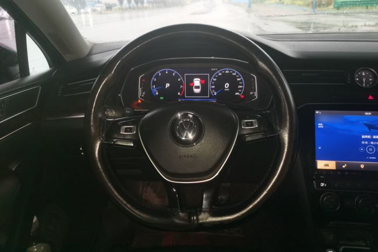 Used Volkswagen Magotan 2017 330TSI DSG Luxury Model Steering Wheel
