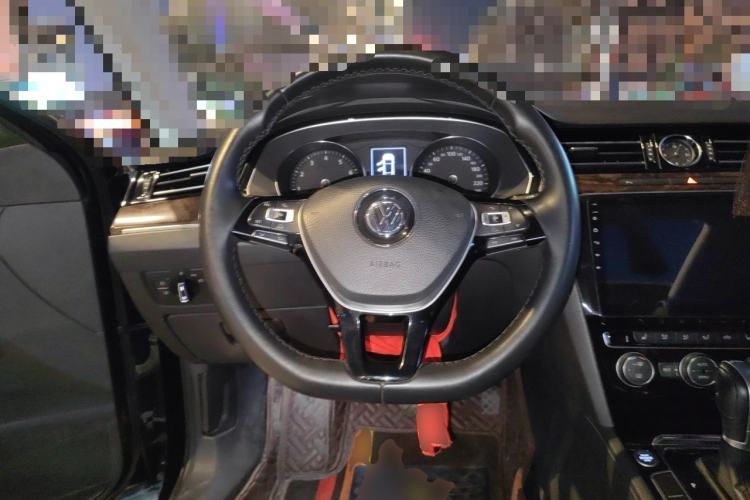 Used Volkswagen Magotan 2017 330TSI DSG Luxury Model Steering Wheel
