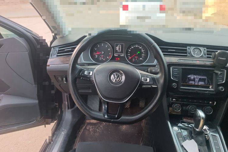 Used Volkswagen Magotan 2017 330TSI DSG Luxury Model Steering Wheel