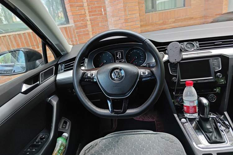 Used Volkswagen Magotan 2017 330TSI DSG Leading Model Steering Wheel