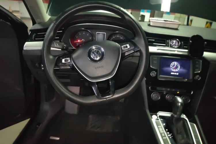 Used Volkswagen Magotan 2017 330TSI DSG Leading Model Steering Wheel