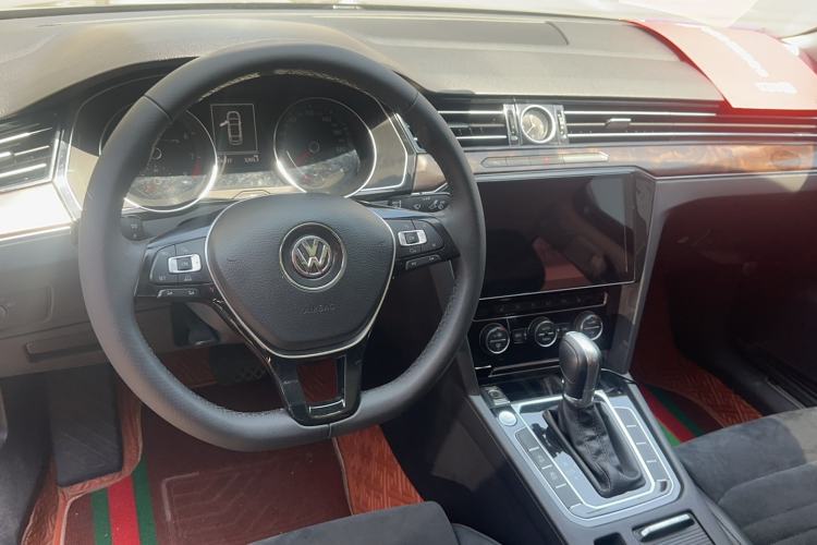 Used Volkswagen Magotan 2017 330TSI DSG Luxury Model Steering Wheel
