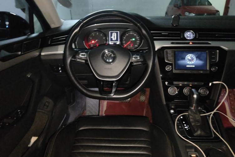 Used Volkswagen Magotan 2017 330TSI DSG Leading Model Steering Wheel