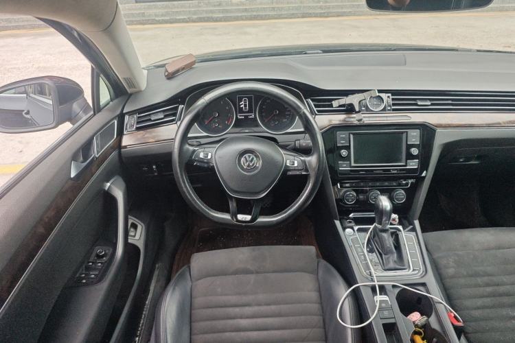 Used Volkswagen Magotan 2017 330TSI DSG Luxury Model Steering Wheel