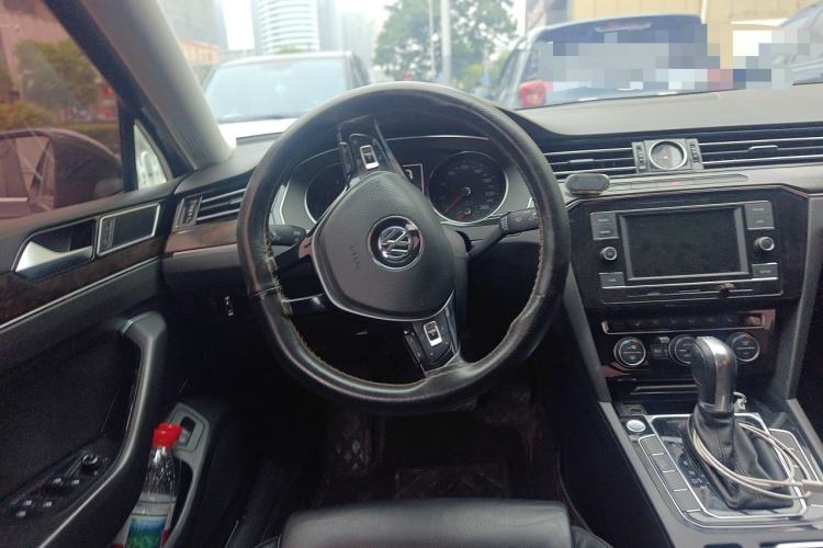 Used Volkswagen Magotan 2017 330TSI DSG Luxury Model Steering Wheel