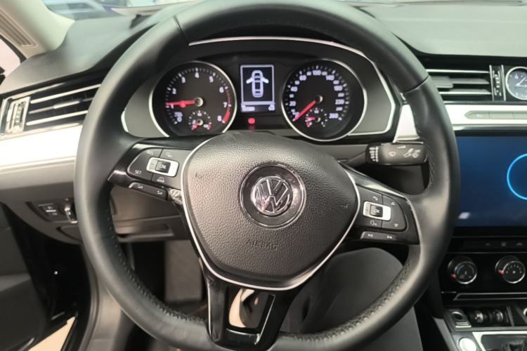 Used Volkswagen Magotan 2017 330TSI DSG Leading Model Steering Wheel