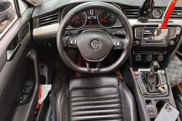 Used Volkswagen Magotan 2017 330TSI DSG Leading Model Steering Wheel
