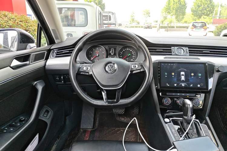Used Volkswagen Magotan 2017 330TSI DSG Leading Model Steering Wheel