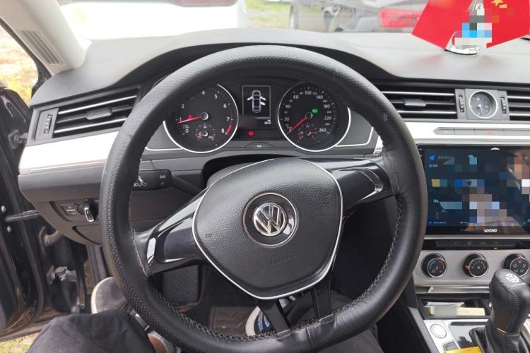 Used Volkswagen Magotan 2017 330TSI DSG Comfort Model Steering Wheel
