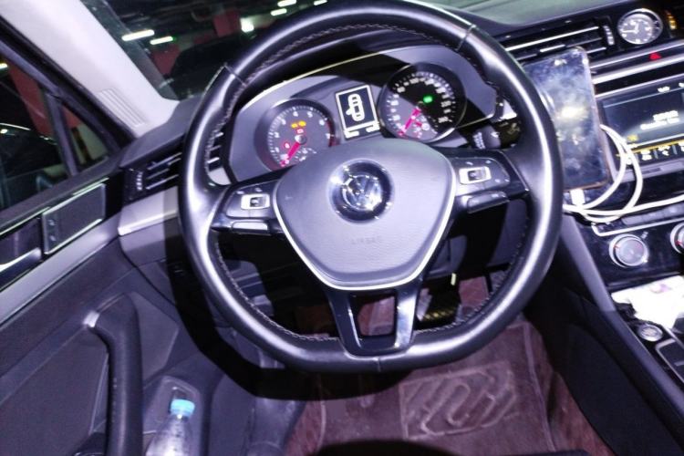 Used Volkswagen Magotan 2017 330TSI DSG Leading Model Steering Wheel