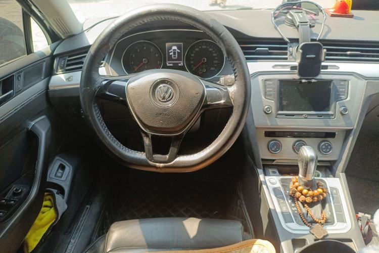 Used Volkswagen Magotan 2017 280TSI DSG Comfort Model Steering Wheel