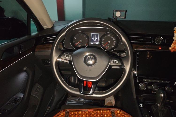 Used Volkswagen Magotan 2017 330TSI DSG Luxury Model Steering Wheel