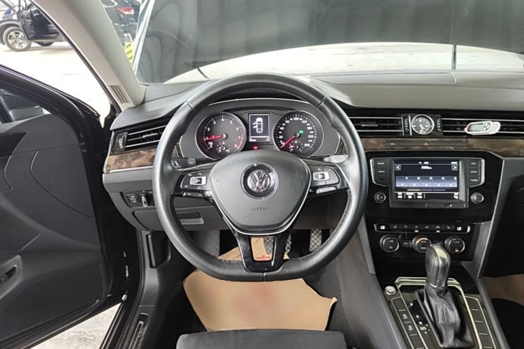 Used Volkswagen Magotan 2017 330TSI DSG Luxury Model Steering Wheel