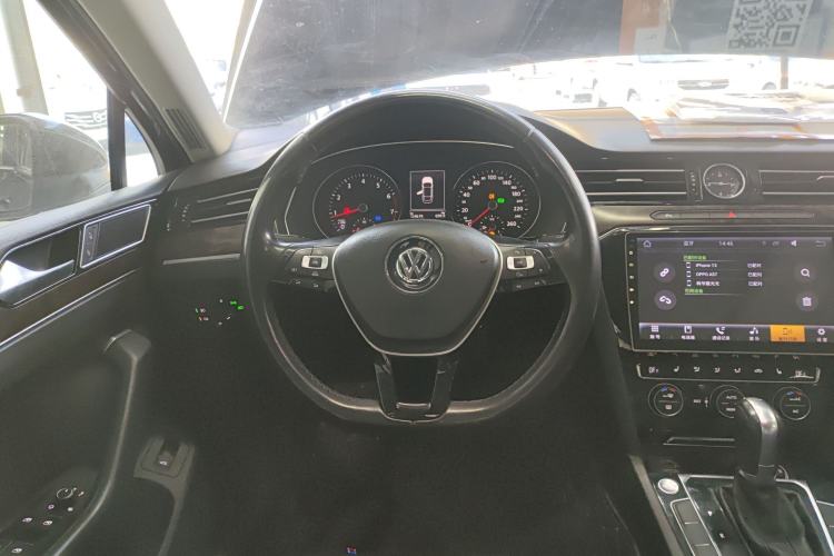 Used Volkswagen Magotan 2017 330TSI DSG Luxury Model Steering Wheel