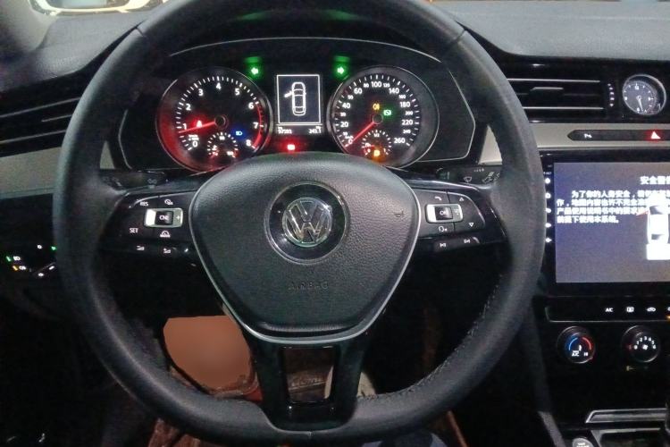Used Volkswagen Magotan 2017 330TSI DSG Leading Model Steering Wheel