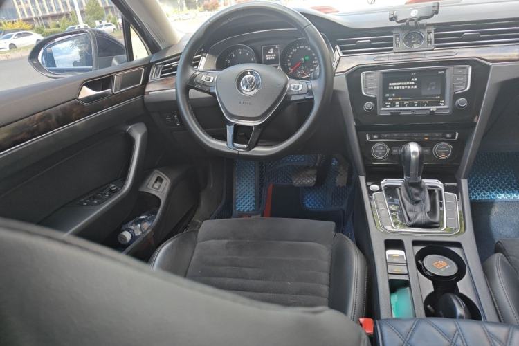 Used Volkswagen Magotan 2017 380TSI DSG Luxury Model Steering Wheel