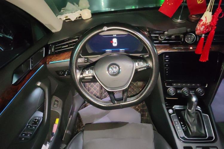 Used Volkswagen Magotan 2017 380TSI DSG Prestige Edition Steering Wheel
