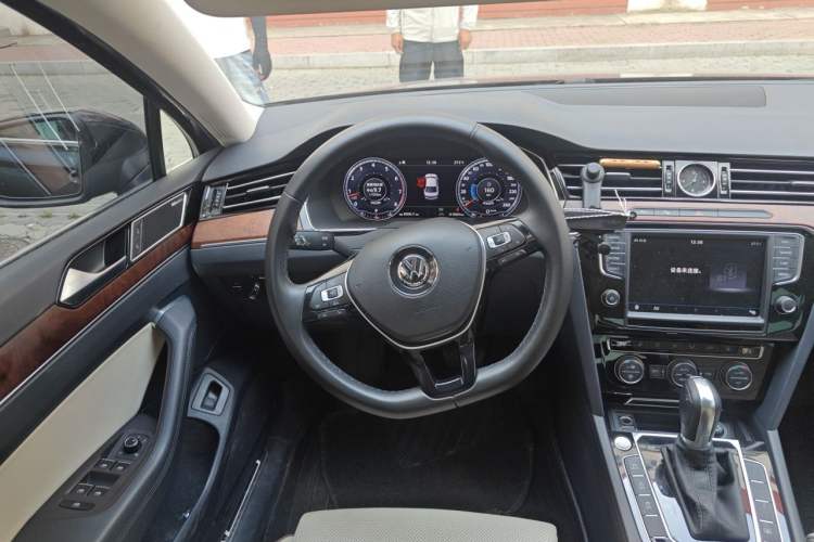 Used Volkswagen Magotan 2017 380TSI DSG Flagship Edition Steering Wheel