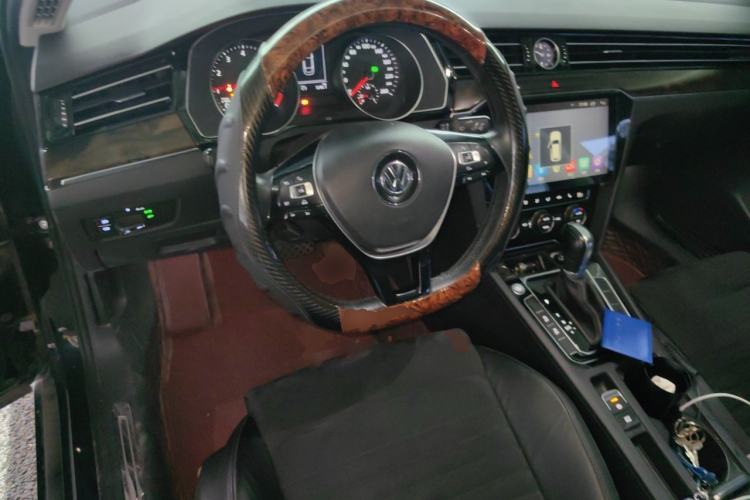 Used Volkswagen Magotan 2017 330TSI DSG Luxury Model Steering Wheel