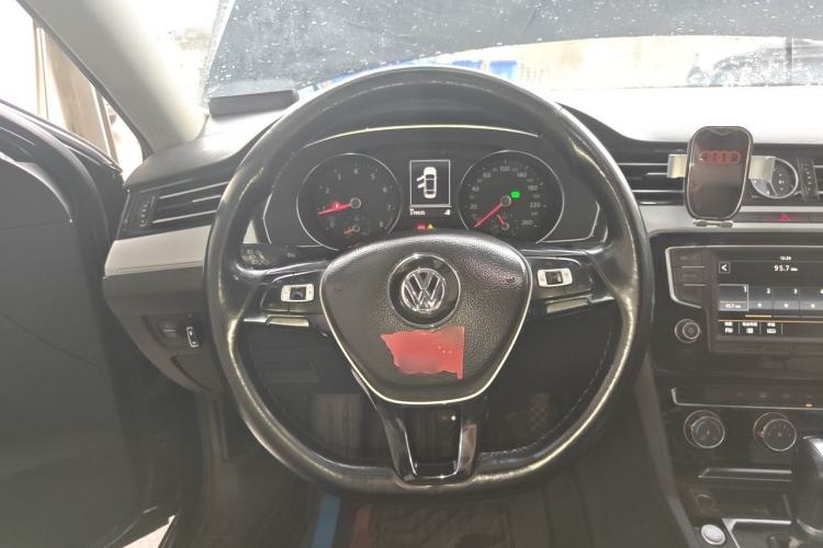 Used Volkswagen Magotan 2017 330TSI DSG Leading Model Steering Wheel