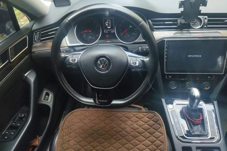 Used Volkswagen Magotan 2017 330TSI DSG Luxury Model Steering Wheel