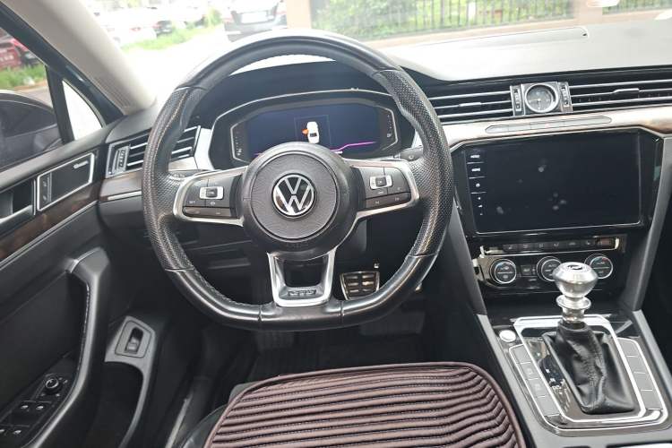 Used Volkswagen Magotan 2017 330TSI DSG Luxury Model Steering Wheel