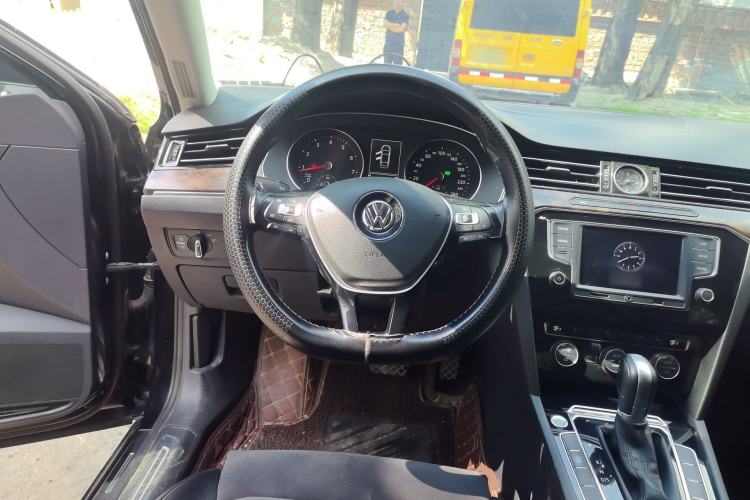 Used Volkswagen Magotan 2017 330TSI DSG Luxury Model Steering Wheel