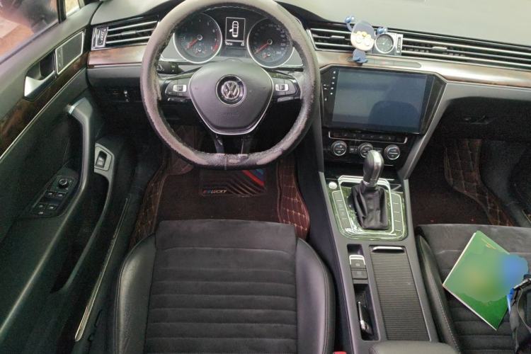 Used Volkswagen Magotan 2017 330TSI DSG Luxury Model Steering Wheel