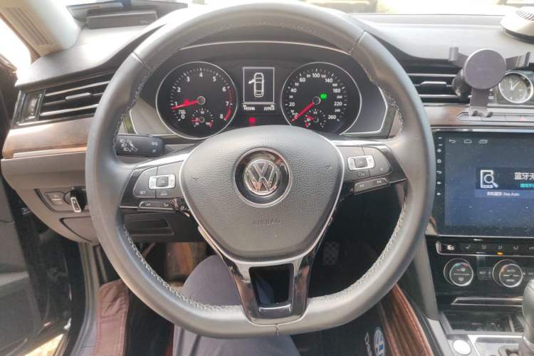 Used Volkswagen Magotan 2017 330TSI DSG Luxury Model Steering Wheel