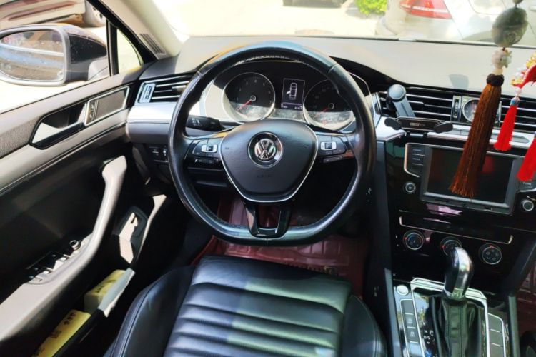 Used Volkswagen Magotan 2017 330TSI DSG Leading Model Steering Wheel