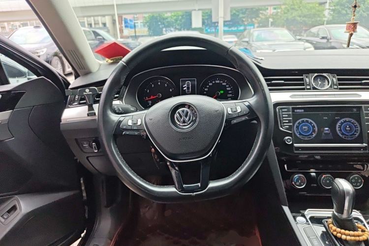 Used Volkswagen Magotan 2017 330TSI DSG Leading Model Steering Wheel