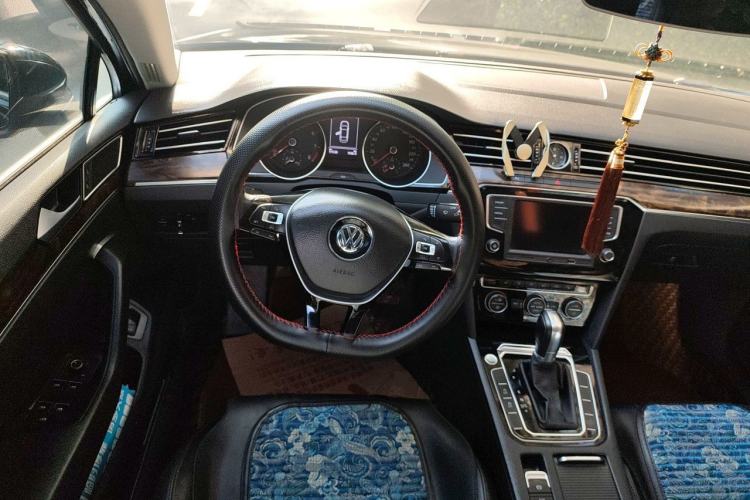 Used Volkswagen Magotan 2017 330TSI DSG Luxury Model Steering Wheel