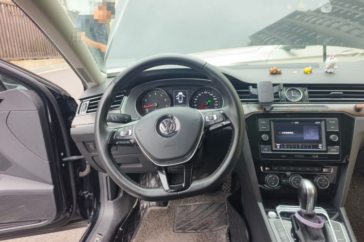 Used Volkswagen Magotan 2017 330TSI DSG Luxury Model Steering Wheel