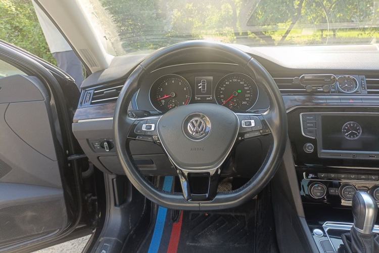 Used Volkswagen Magotan 2017 380TSI DSG Luxury Model Steering Wheel