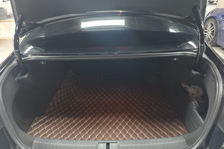 Used Volkswagen Magotan 2017 330TSI DSG Luxury Model Trunk