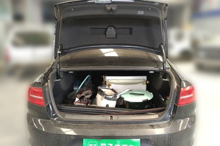 Used Volkswagen Magotan 2017 330TSI DSG Leading Model Trunk