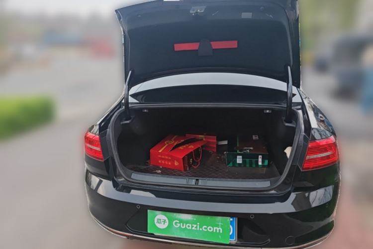 Used Volkswagen Magotan 2017 330TSI DSG Luxury Model Trunk