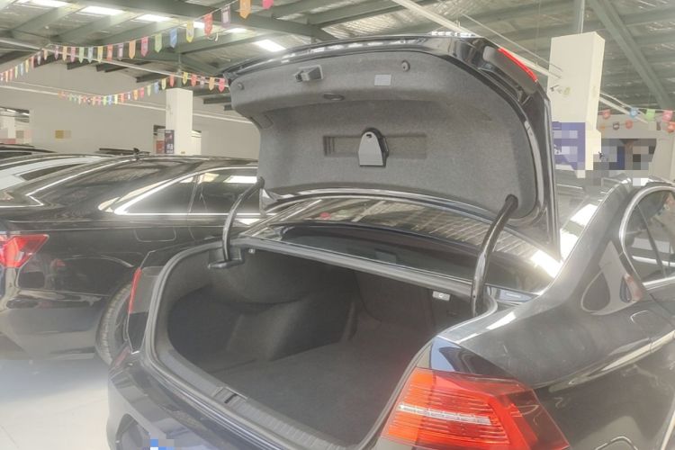 Used Volkswagen Magotan 2017 330TSI DSG Leading Model Trunk