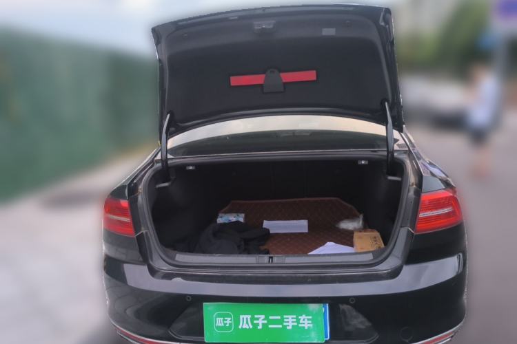 Used Volkswagen Magotan 2017 330TSI DSG Luxury Model Trunk