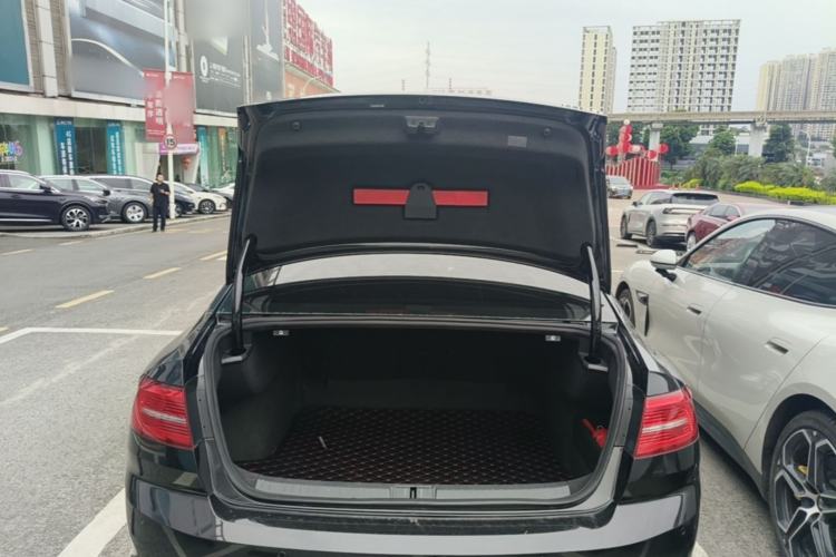 Used Volkswagen Magotan 2017 330TSI DSG Leading Model Trunk