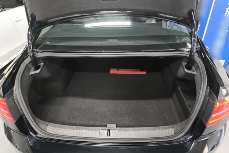 Used Volkswagen Magotan 2017 330TSI DSG Luxury Model Trunk