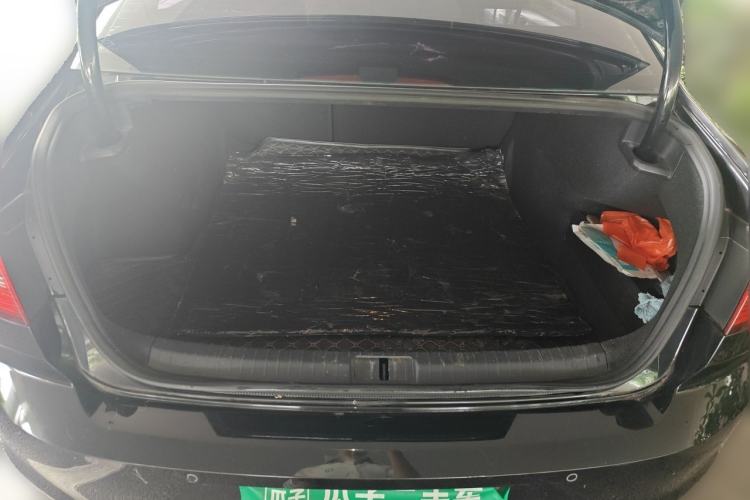 Used Volkswagen Magotan 2017 280TSI DSG Comfort Model Trunk