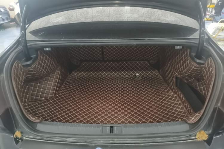 Used Volkswagen Magotan 2017 330TSI DSG Leading Model Trunk