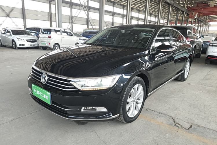 Used Volkswagen Magotan 2017 330TSI DSG Luxury Model Guazi used car, China used car export, Used car for sale, Used cars, Cheapest cars for sale