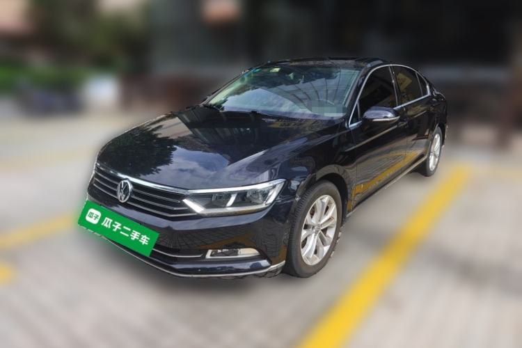 Used Volkswagen Magotan 2017 330TSI DSG Luxury Model Guazi used car, China used car export, Used car for sale, Used cars, Cheapest cars for sale