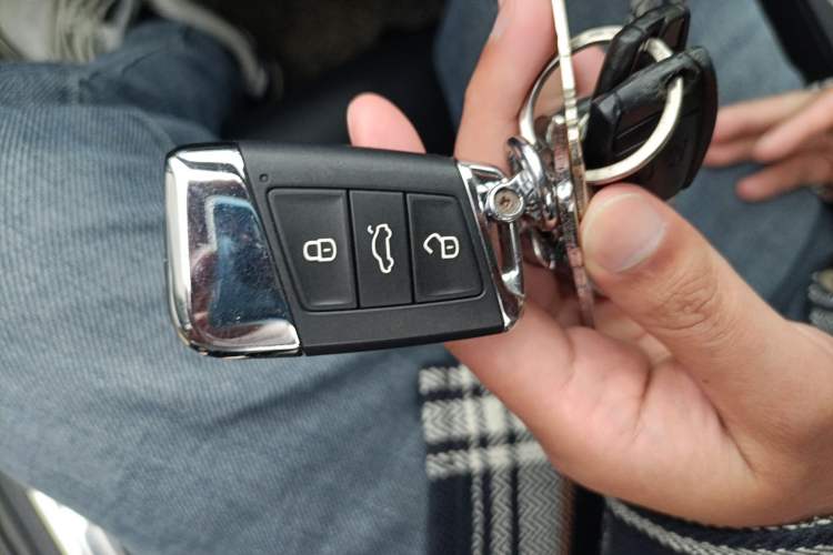 Used Volkswagen Magotan 2017 280TSI DSG Comfort Model Vehicle Key