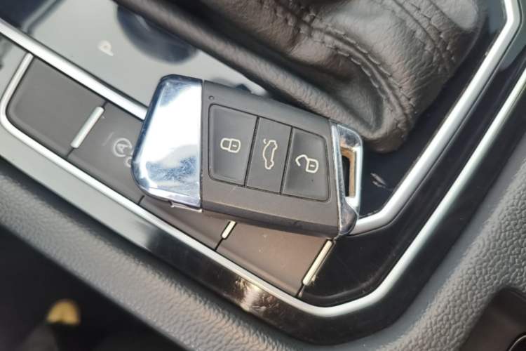Used Volkswagen Magotan 2017 380TSI DSG Luxury Model Vehicle Key