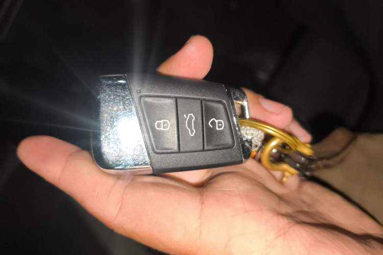 Used Volkswagen Magotan 2017 330TSI DSG Luxury Model Vehicle Key