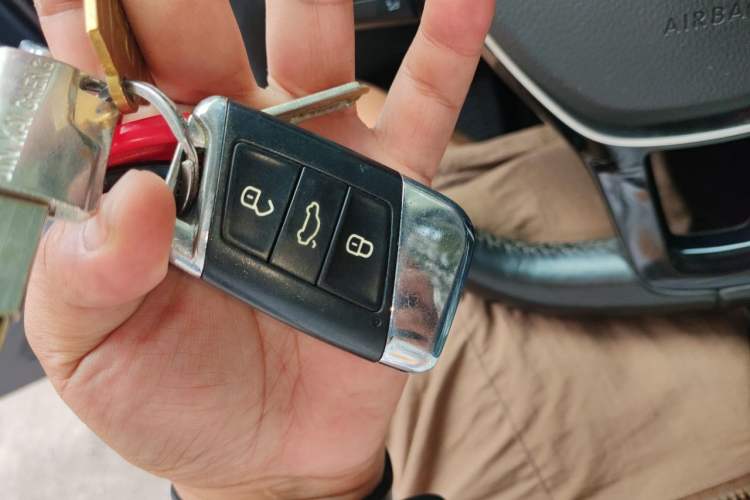 Used Volkswagen Magotan 2017 330TSI DSG Luxury Model Vehicle Key