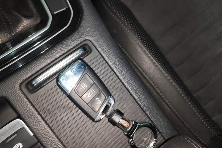 Used Volkswagen Magotan 2017 330TSI DSG Luxury Model Vehicle Key